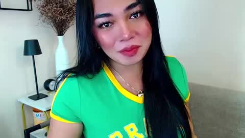 Snapshot of pinaymorena69 chatting on 12/29/24, 11:50 Just cath  online show from 12/29/24, 11:50