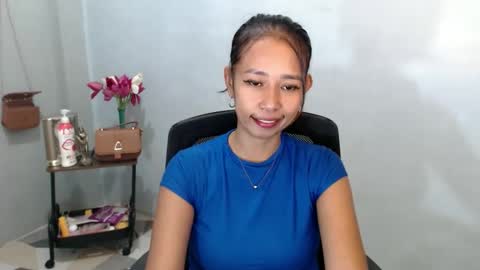 pinaymorena_renelda online show from 11/19/25, 03:06