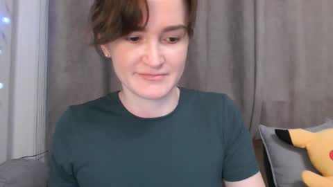 Snapshot of pineapple__mood chatting on 01/02/25, 03:08 online show from 01/02/25, 03:08