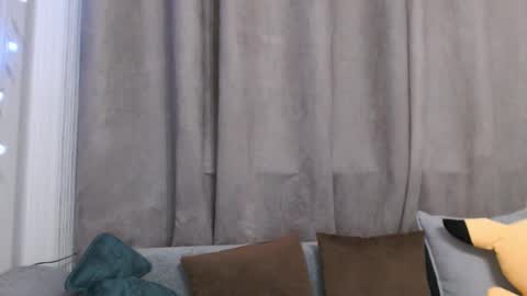 Snapshot of pineapple__mood chatting on 01/02/25, 06:12 online show from 01/02/25, 06:12