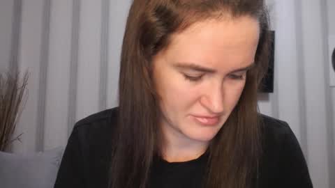 Snapshot of pineapple__mood chatting on 01/03/25, 05:20 online show from 01/03/25, 05:20