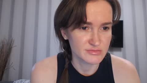 Snapshot of pineapple__mood chatting on 01/04/25, 12:16 online show from 01/04/25, 12:16
