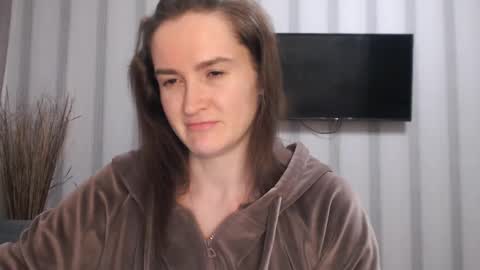Snapshot of pineapple__mood chatting on 01/05/25, 07:07 online show from 01/05/25, 07:07