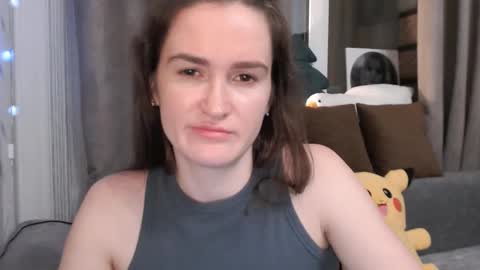 Snapshot of pineapple__mood chatting on 01/07/25, 09:14 online show from 01/07/25, 09:14