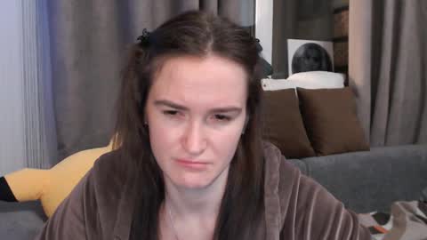 Snapshot of pineapple__mood chatting on 01/08/25, 06:52 online show from 01/08/25, 06:52