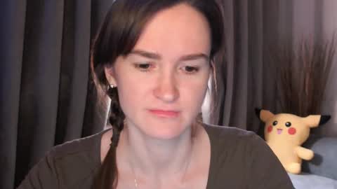 Snapshot of pineapple__mood chatting on 01/13/25, 06:06 online show from 01/13/25, 06:06