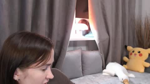 Snapshot of pineapple__mood chatting on 01/13/25, 06:05 online show from 01/13/25, 06:05