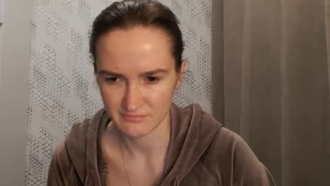 Snapshot of pineapple__mood chatting on 01/18/25, 06:21 online show from 01/18/25, 06:21