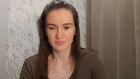 Snapshot of pineapple__mood chatting on 01/19/25, 04:04 online show from 01/19/25, 04:04