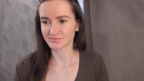 Snapshot of pineapple__mood chatting on 02/05/25, 09:04 online show from 02/05/25, 09:04