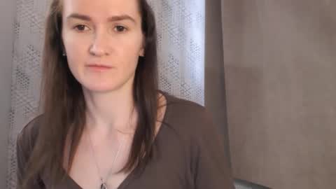 Snapshot of pineapple__mood chatting on 02/05/25, 12:06 online show from 02/05/25, 12:06