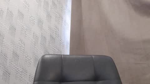 Snapshot of pineapple__mood chatting on 02/10/25, 06:31 online show from 02/10/25, 06:31