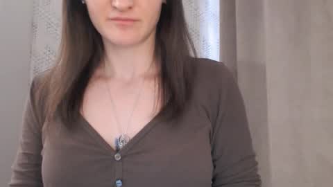 Snapshot of pineapple__mood chatting on 02/18/25, 01:33 online show from 02/18/25, 01:33