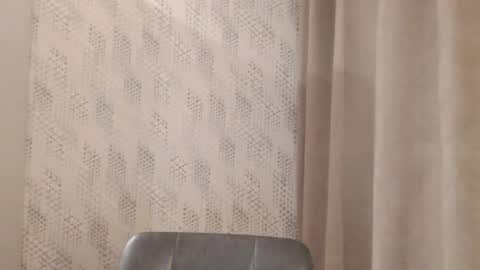 Snapshot of pineapple__mood chatting on 02/26/25, 04:56 online show from 02/26/25, 04:56