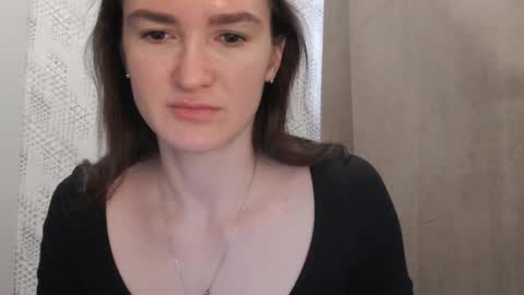 Snapshot of pineapple__mood chatting on 03/02/25, 05:44 online show from 03/02/25, 05:44