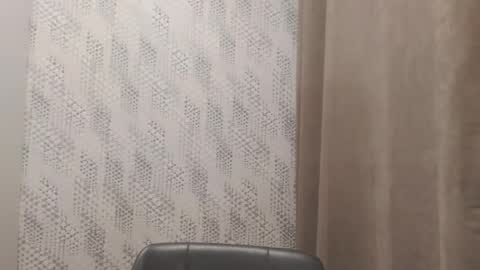 Snapshot of pineapple__mood chatting on 03/04/25, 05:13 online show from 03/04/25, 05:13