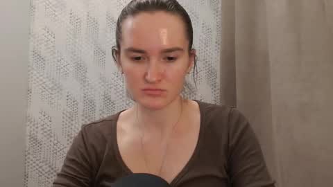 Snapshot of pineapple__mood chatting on 03/06/25, 04:49 online show from 03/06/25, 04:49