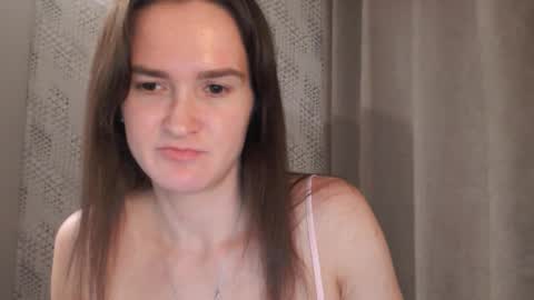 Snapshot of pineapple__mood chatting on 03/09/25, 09:14 online show from 03/09/25, 09:14