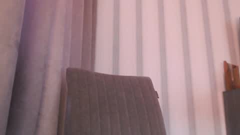 Snapshot of pineapple__mood chatting on 09/14/25, 06:01 online show from 09/14/25, 06:01