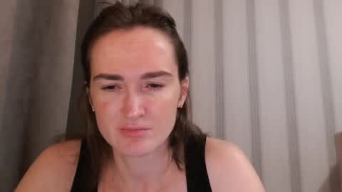 Snapshot of pineapple__mood chatting on 09/19/25, 04:51 online show from 09/19/25, 04:51