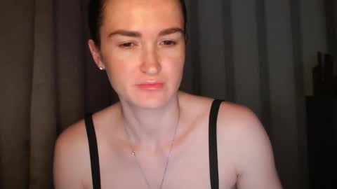 Snapshot of pineapple__mood chatting on 10/12/25, 06:45 online show from 10/12/25, 06:45
