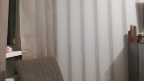 Snapshot of pineapple__mood chatting on 10/16/25, 05:03 online show from 10/16/25, 05:03
