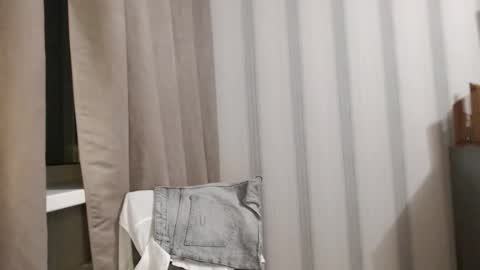       online show from 11/15/25, 06:48