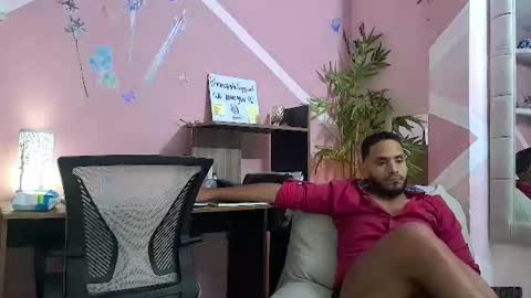 pineappleflipped online show from 08/05/26, 02:25