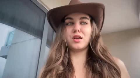 Susie online show from 12/16/25, 02:16