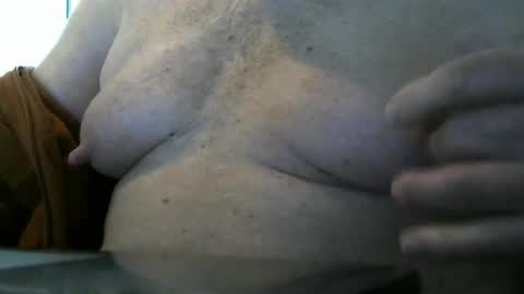 Snapshot of pinguin701 chatting on 09/19/25, 05:53 pinguin701 online show from 09/19/25, 05:53