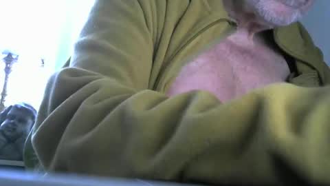 Snapshot of pinguin701 chatting on 02/11/26, 03:28 pinguin701 online show from 02/11/26, 03:28