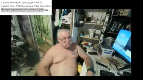 pini_z online show from 01/15/25, 08:58