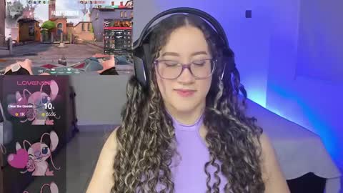 Snapshot of pink_angell chatting on 01/11/25, 07:28 Emilly Santis online show from 01/11/25, 07:28