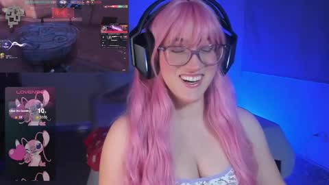 Snapshot of pink_angell chatting on 01/23/25, 02:23 Emilly Santis online show from 01/23/25, 02:23