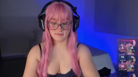 Snapshot of pink_angell chatting on 02/09/25, 05:19 Emilly Santis online show from 02/09/25, 05:19