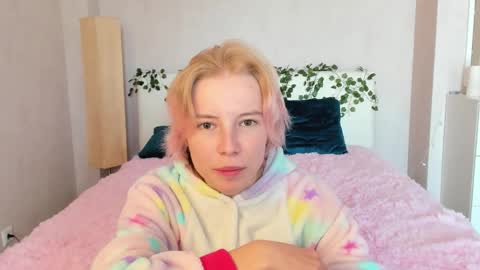pink_lila18 online show from 09/10/25, 08:14