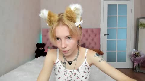pink_lila18 online show from 09/18/25, 08:05