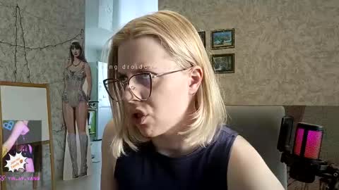 Pinky online show from 04/30/26, 11:05