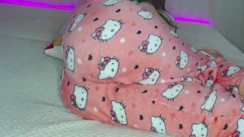 Snapshot of pink_pikachu_ chatting on 02/18/25, 04:48 Pikachu pika online show from 02/18/25, 04:48