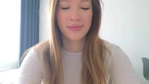 Snapshot of pink_rosee_ chatting on 04/01/26, 03:18 online show from 04/01/26, 03:18