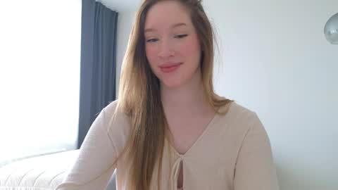 Snapshot of pink_rosee_ chatting on 05/08/26, 03:01 online show from 05/08/26, 03:01
