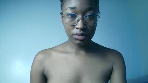 PinkyAura online show from 04/01/26, 05:41