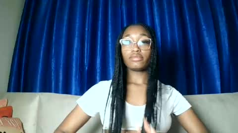 PinkyAura online show from 06/19/26, 09:40