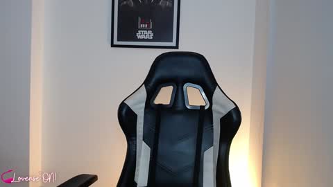 Snapshot of pinkcatlive chatting on 12/13/24, 01:48 Emily online show from 12/13/24, 01:48