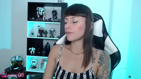 Snapshot of pinkcatlive chatting on 01/18/25, 05:48 Emily online show from 01/18/25, 05:48