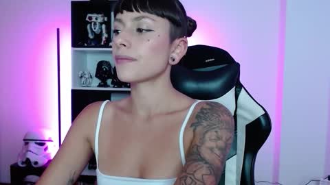 Snapshot of pinkcatlive chatting on 09/25/25, 02:59 Emily online show from 09/25/25, 02:59