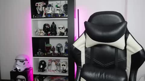 Snapshot of pinkcatlive chatting on 02/01/26, 03:43 Emily online show from 02/01/26, 03:43