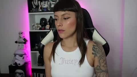 Snapshot of pinkcatlive chatting on 06/03/26, 05:40 Emily online show from 06/03/26, 05:40
