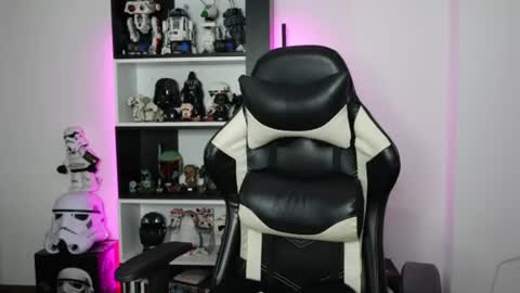 Emily online show from 07/11/26, 11:24