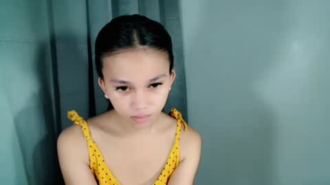 Snapshot of pinkdollbaby_ chatting on 06/17/26, 04:37 pinkdollbaby_ online show from 06/17/26, 04:37